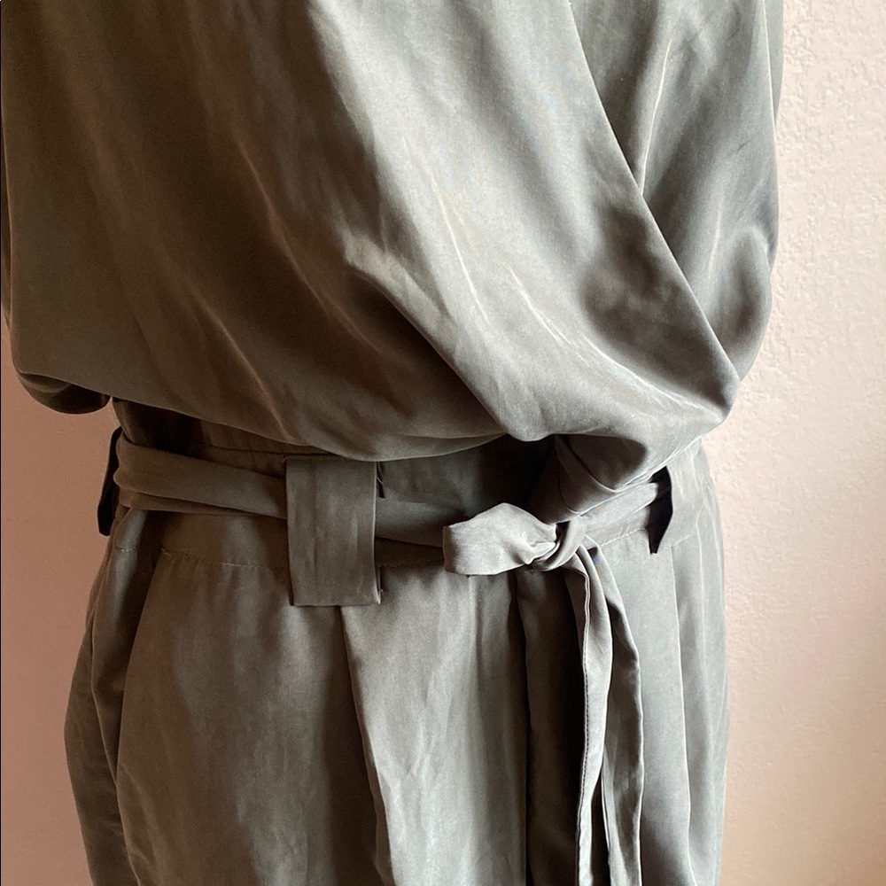 EXPRÉSS Elegant Gray Women's Jumpsuit - Picture 4 of 11